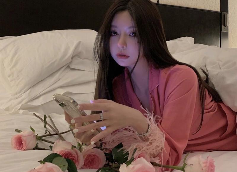  老公把别的女人带回家睡了