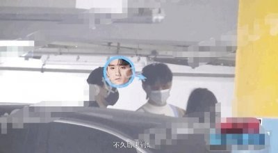 ​于小彤新恋情曝光？与陌生女子同进同出互动亲密