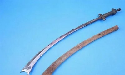 ​十八般兵器 || 大名鼎鼎的吴钩究竟是一种什么刀？