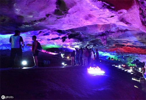 金华双龙洞：上山汗如雨，入洞一身凉