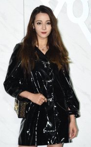 ​有一种同框叫做迪丽热巴与朱一龙，生图对比羡煞旁人