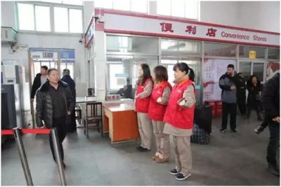 ​[网络述年]春运到，静海火车站来了一群“红马甲”