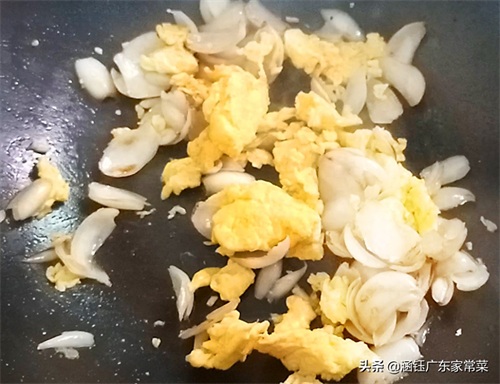 爽脆入味百合炒鸡蛋的简单做法
