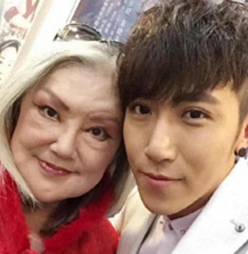 66岁“中国娃娃”邵音音近照，被骗整容失败后惨不忍睹