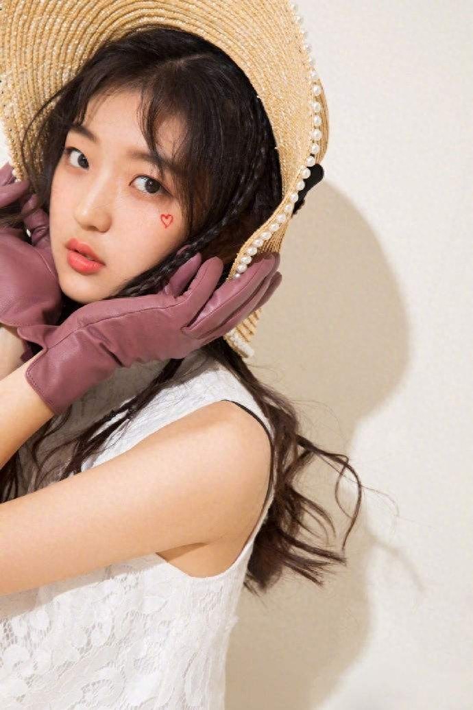 不知道什么意思的小美女孙千