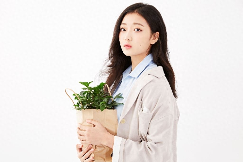 不知道什么意思的小美女孙千