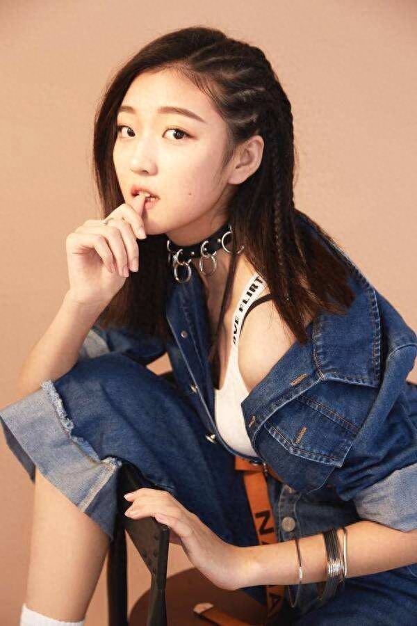 不知道什么意思的小美女孙千