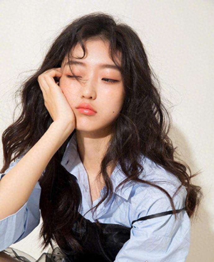 不知道什么意思的小美女孙千