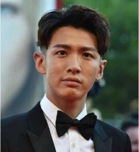 ​柯震东近照满脸沧桑，男神你肿么了？