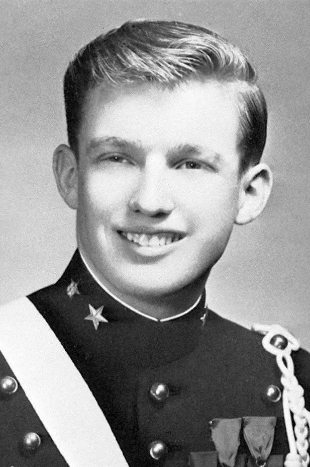 特朗普年轻时候生活（特朗普穿衣品味差）(6)