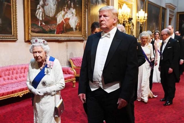 特朗普年轻时候生活（特朗普穿衣品味差）(12)