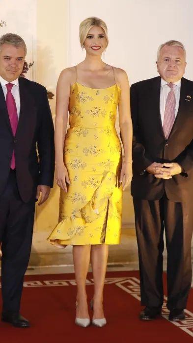 特朗普年轻时候生活（特朗普穿衣品味差）(44)