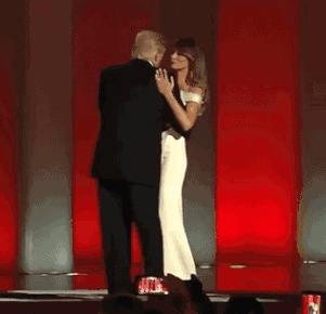 特朗普年轻时候生活（特朗普穿衣品味差）(51)