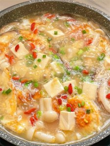 ​一定要给家人准备这道菌菇汤，制作简便，暖心又暖胃。