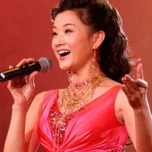 ​辣妹子宋祖英简介（与丈夫一见钟情，40岁高龄产子，如今幸福美满）