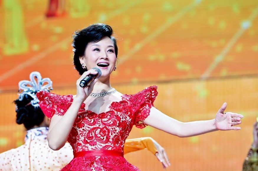 辣妹子宋祖英:与丈夫一见钟情,40岁高龄产子,如今幸福美满