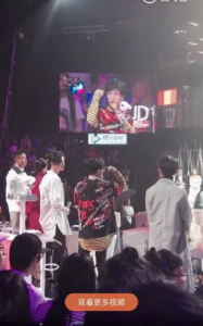 ​林海个人资料简介（51岁林海：曾是央视著名主持，为正义怒摔耳机，二婚何婕获