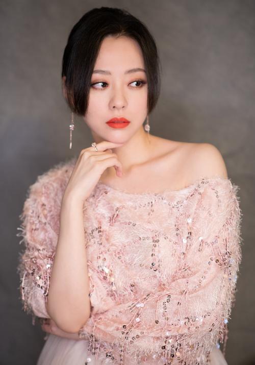 张靓颖,离婚5年了,这次真的恭喜你!