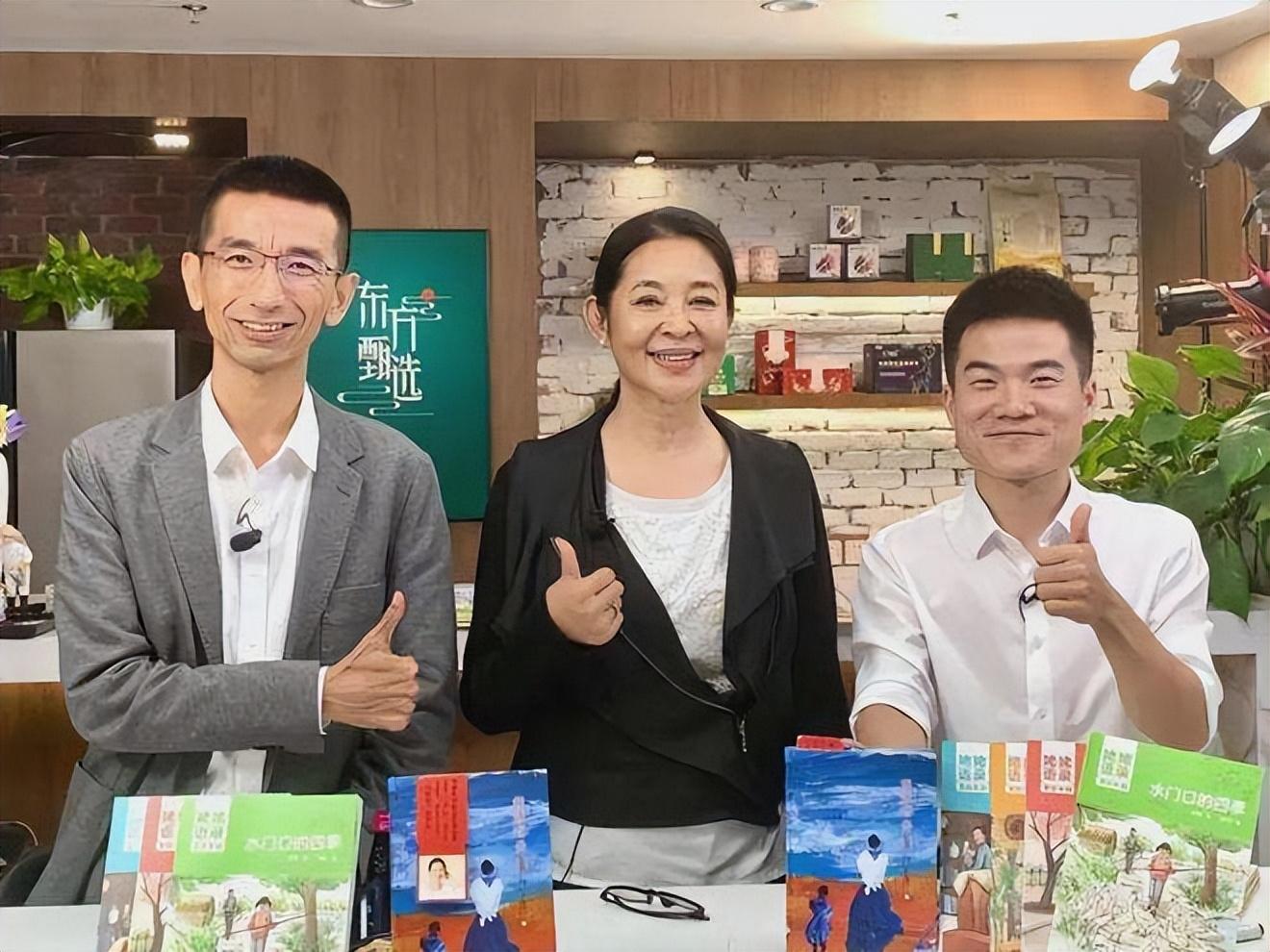 经历两段失败的婚姻后,倪萍三婚嫁给杨亚洲,终于苦尽甘来无遗憾