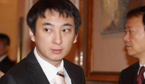 王思聪再次怒怼吴秀波,这回也是没谁了,连他自己也没放过