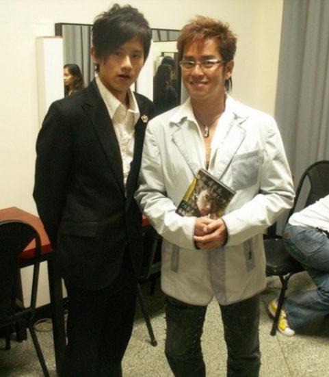 敬业！张杰带伤复工连续工作超10小时，谭咏麟：不可多得的艺人