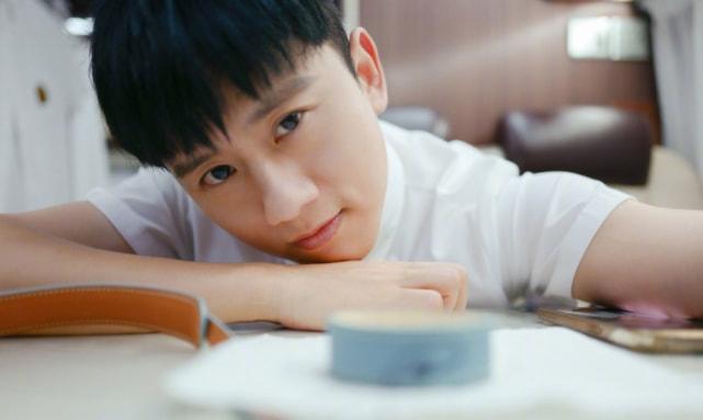 敬业！张杰带伤复工连续工作超10小时，谭咏麟：不可多得的艺人