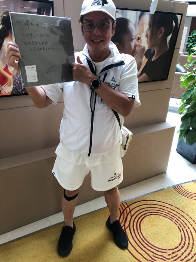 敬业！张杰带伤复工连续工作超10小时，谭咏麟：不可多得的艺人