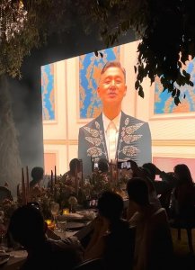 ​张学友为窦骁何超莲录制婚礼 VCR 献唱粤语情歌