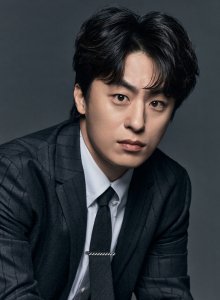 ​成勋个人资料（18位快要“奔四”的韩国男星）