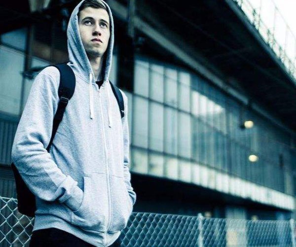 faded的创作背景和背后的故事 它的原型是什么