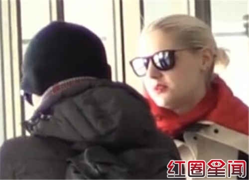 撒贝宁携手外国女友 李白住酒店拍素颜照片