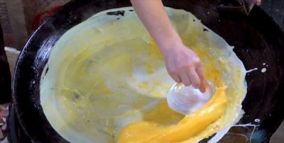 ​武汉大饼豆皮店一份57元,价格翻了10倍不止,客人还觉得不贵