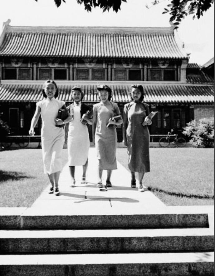 民国女大学生，不整容，漂亮开朗