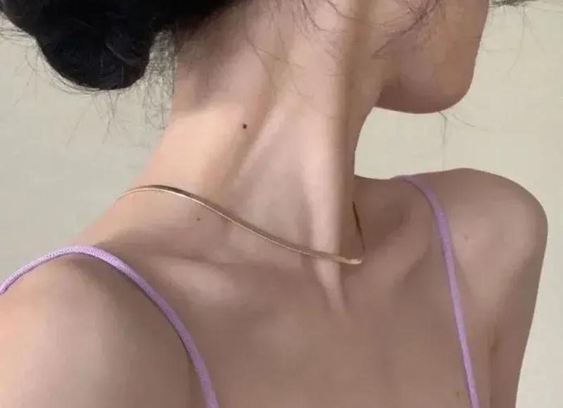 中年男人爱上女人的真实表现，这三个举动无法伪装！