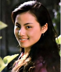 ​27年前，女星乐韵从13楼一跃而下遗憾离世，母亲余生活在自责里