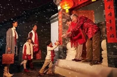 ​如果专家表示过春节期间不能放炮，那可能是因为以下原因之一：