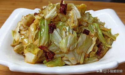 ​学会这个炒包菜的小技巧，炒出来的脆爽好吃，人人夸你是大厨