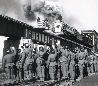 ​1983年铁道兵被撤销，司令员和政委都是开国上将，他们哪里去了？