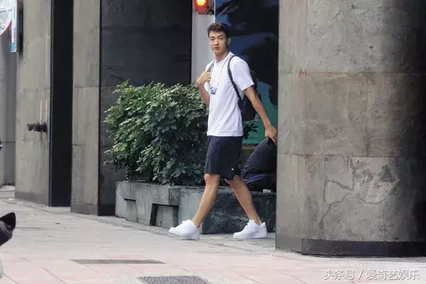 萧亚轩的前男友（萧亚轩的感情生活史）