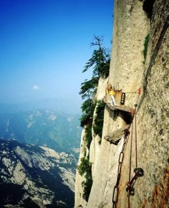 ​你只知道长空栈道？华山还有一处险道——鹞子翻身
