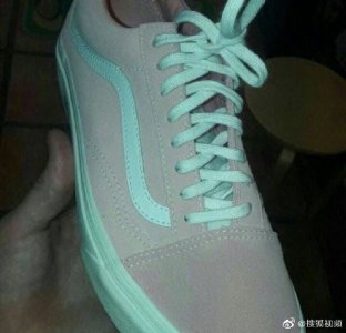 ​粉白还是灰绿原图 粉白灰绿鞋子颜色是什么原因分析