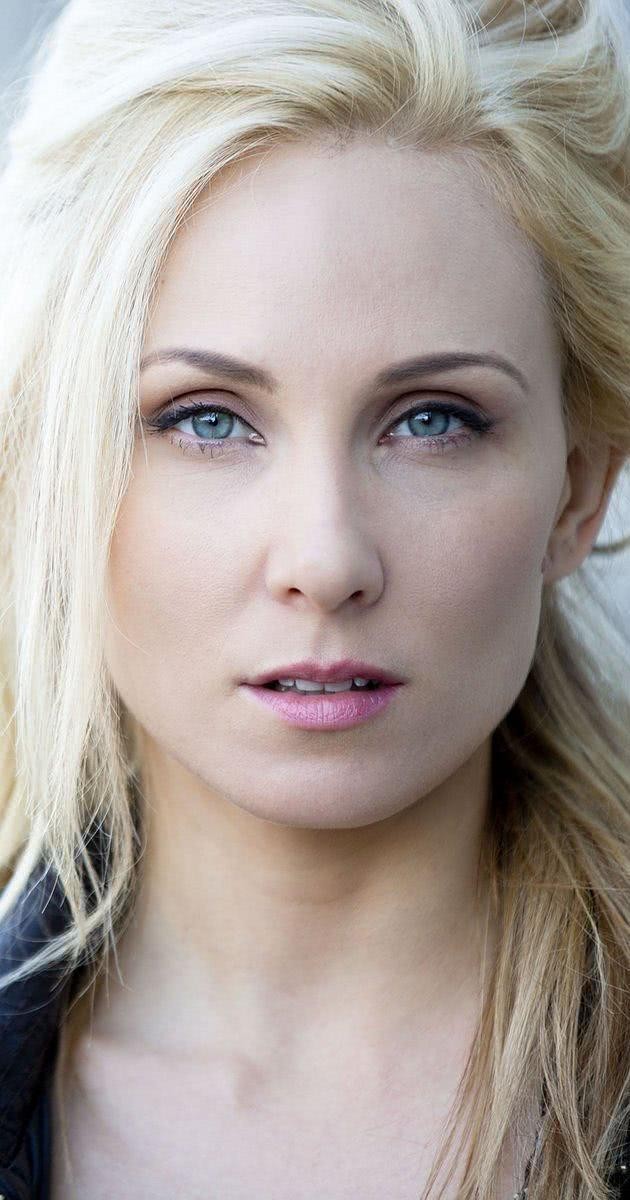 亚历克西斯·肯德拉个人资料写真作品