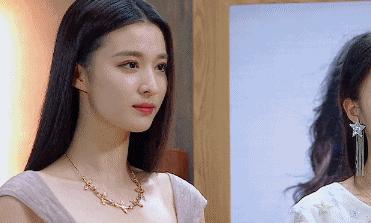 公开否认恋情随后遭女方打脸（刚走红就因新恋情被骂）(8)