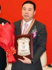 ​23岁百亿富家女，留英包养小鲜肉，却被活活打死，为啥？