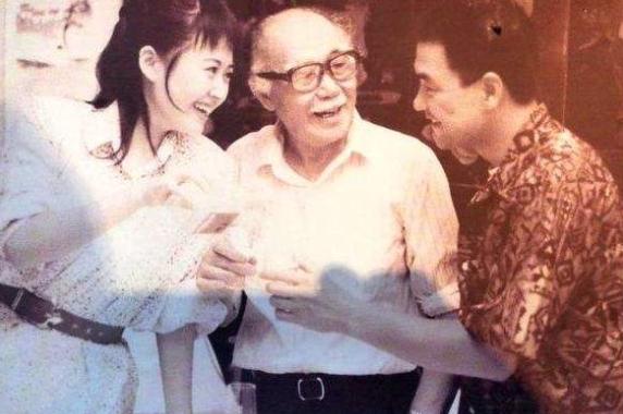 许晴的绯闻男友（撩汉高手许晴6任男友各个是大咖）(14)