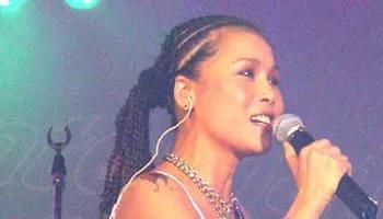 田震如今怎么样了（铿锵玫瑰田震）(3)