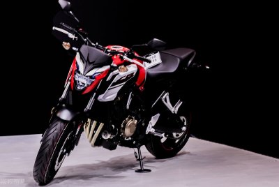 ​3款经典小排量摩托车，本田150对比雅马哈飞致150，怎么选