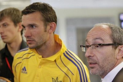 ​乌克兰国旗怎么来的？黄蓝两色平分国旗，背后有何含义？