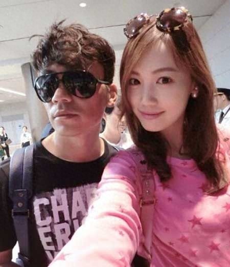 王宝强和马蓉在一起的生活照 这些自拍照 看上去挺甜蜜的