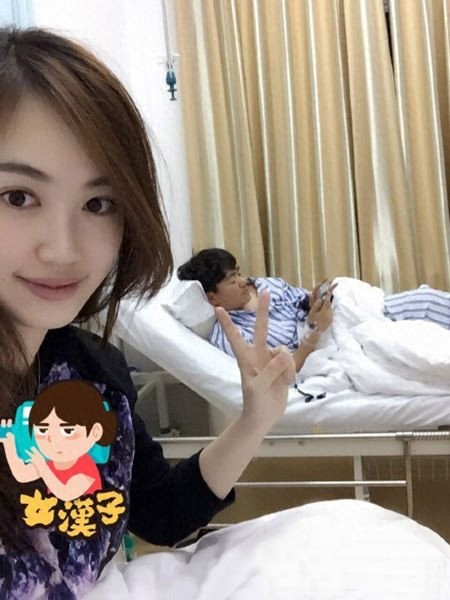 王宝强和马蓉在一起的生活照 这些自拍照 看上去挺甜蜜的